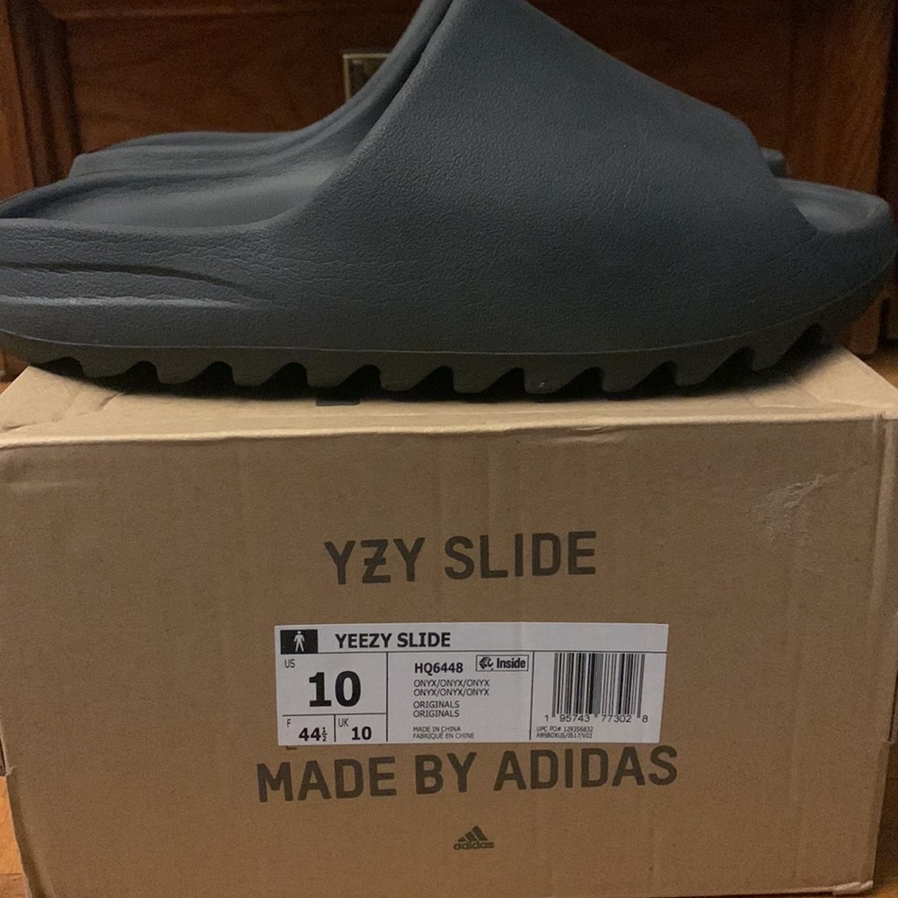 yeezy slide onyx